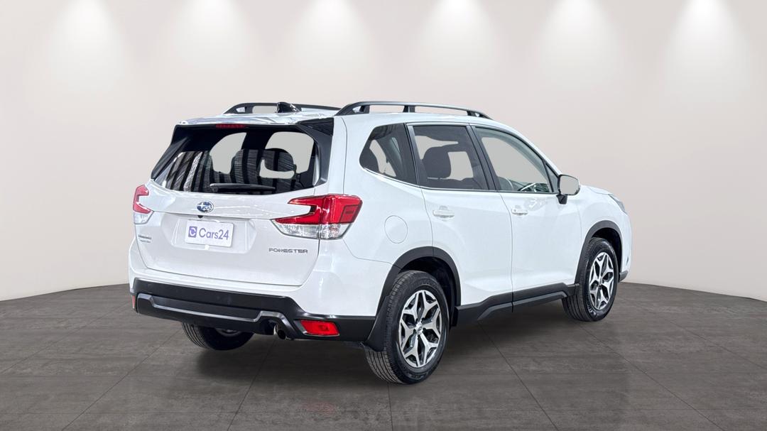 2024 Subaru Forester 2.5i (AWD), Automatic, 50647 km, Right Back Diagonal (45- Degree) View