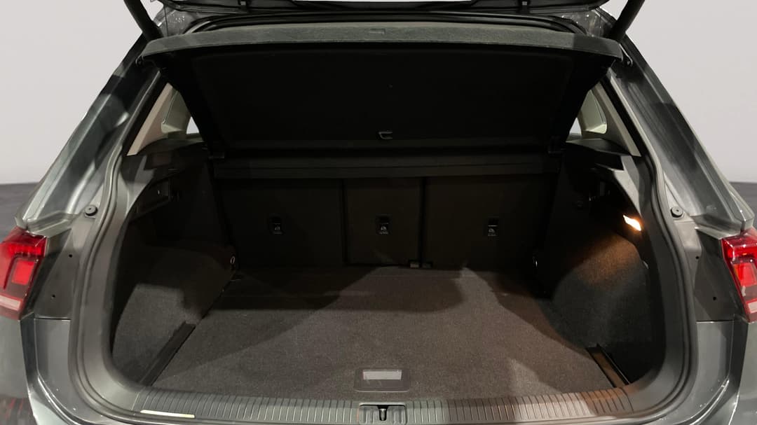 2020 Volkswagen Tiguan 110 Tsi Comfortline, Automatic, 67627 km, Boot Inside View