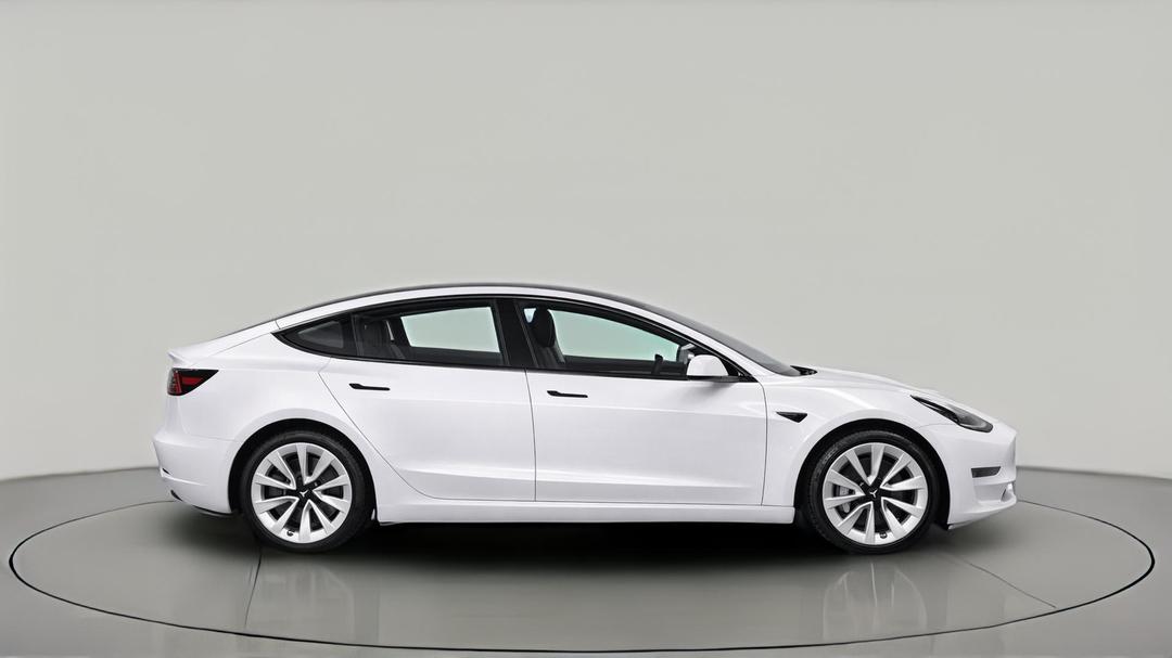 2022 Tesla Model 3 Long Range, Automatic, 23235 km, Right Side View