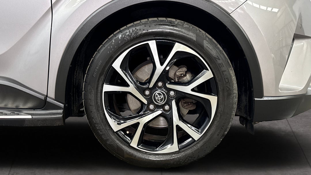 2017 Toyota C-HR Koba (AWD), Automatic, 107892 km, Right Front Wheel