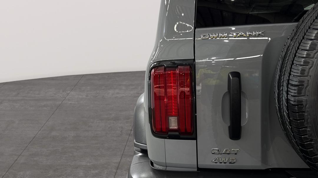 2025 GWM Tank 300 Ultra Diesel, Automatic, 27304 km, Badge (Boot Left Side)