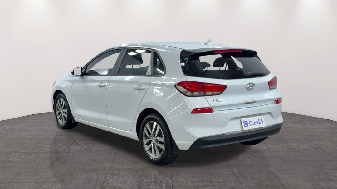 Left Back Diagonal (45- Degree) View