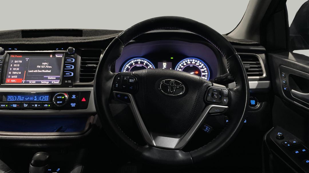 2016 Toyota Kluger Grande (4x4), Automatic, 104656 km, Steering Wheel Close-up