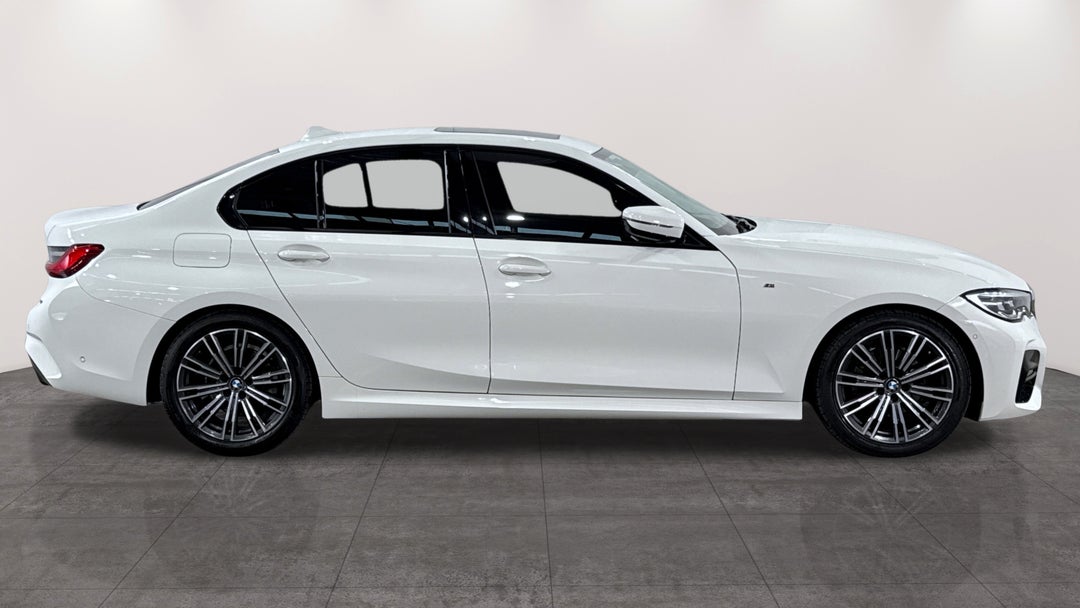 2021 BMW 3 20i M Sport, Automatic, 83359 km, Right Side View
