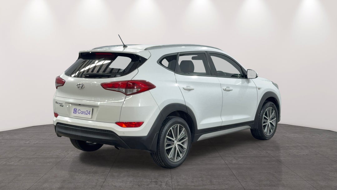 Right Back Diagonal (45- Degree) View