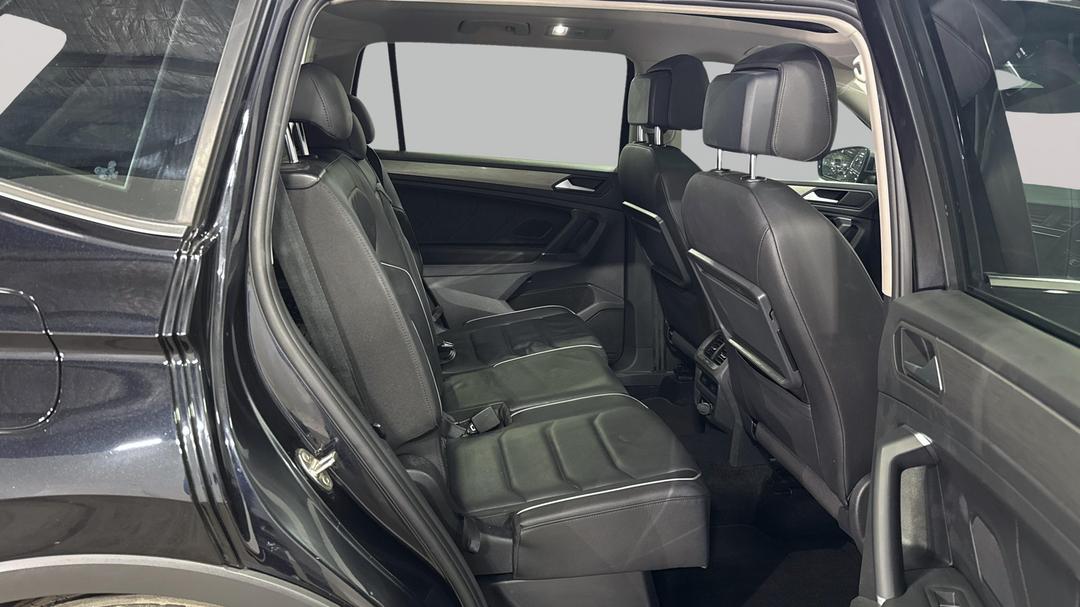 2020 Volkswagen Tiguan Allspace 132 Tsi Comfortline, Automatic, 57783 km, Right Side Rear Door Cabin View