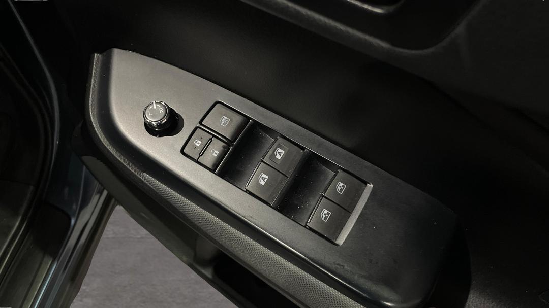 2019 Toyota Kluger Gx (4x2), Automatic, 70321 km, Drivers Side Door Panel Controls