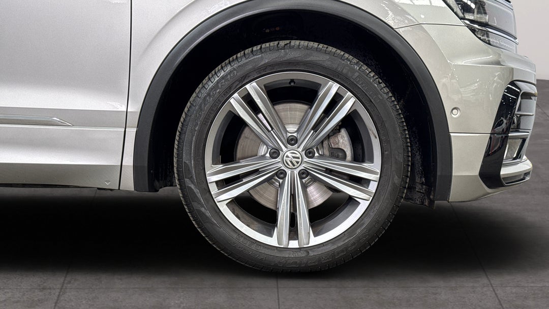 2019 Volkswagen Tiguan 132 Tsi R-line Edition, Automatic, 44280 km, Right Front Wheel
