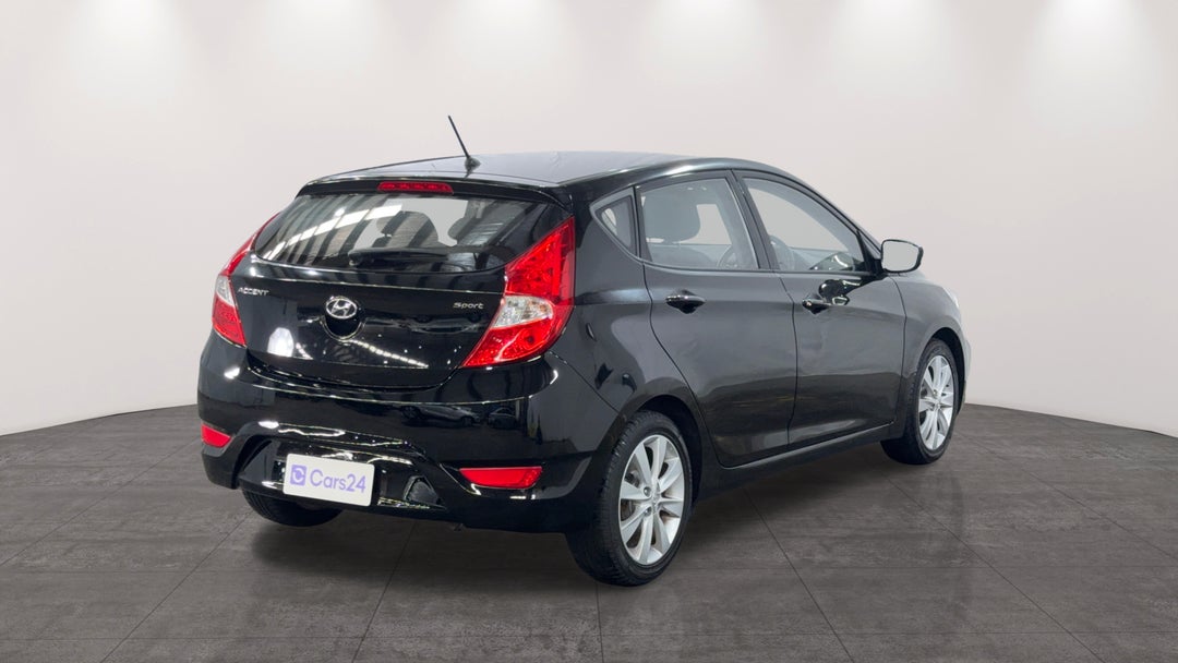 2018 Hyundai Accent Sport, Automatic, 121604 km, Right Back Diagonal (45- Degree) View