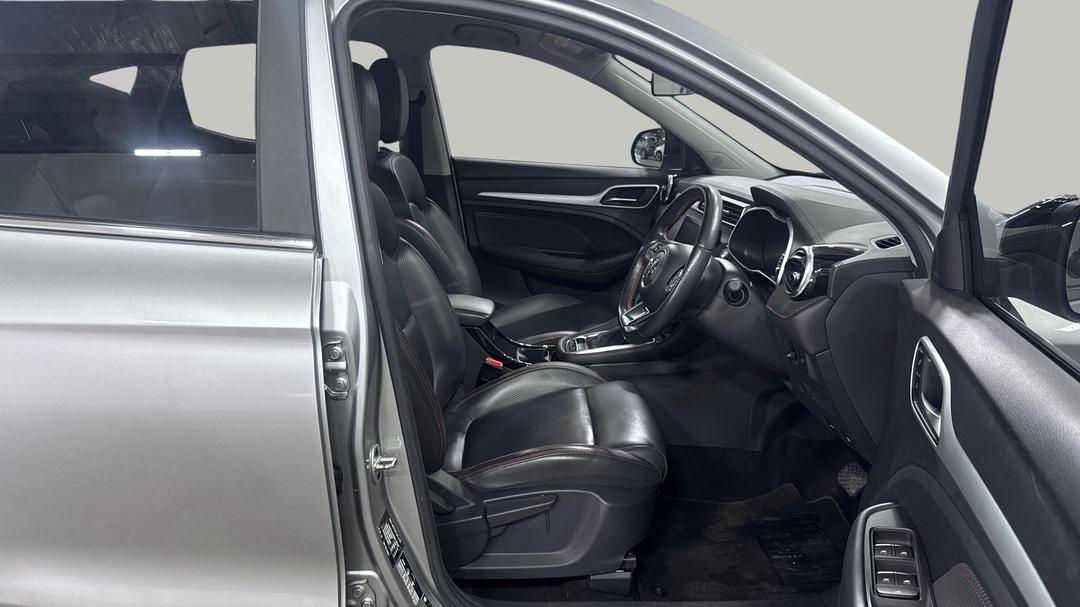2021 MG Zst Excite, Automatic, 57570 km, Right Side Front Door Cabin View