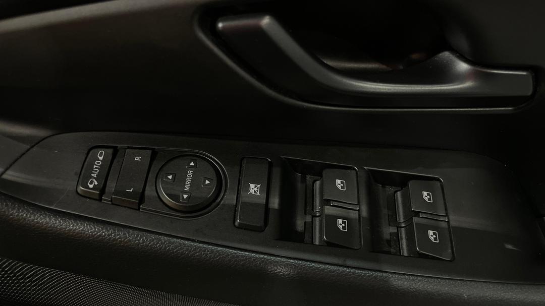 2023 Hyundai i30 N Line Premium, Automatic, 63888 km, Drivers Side Door Panel Controls