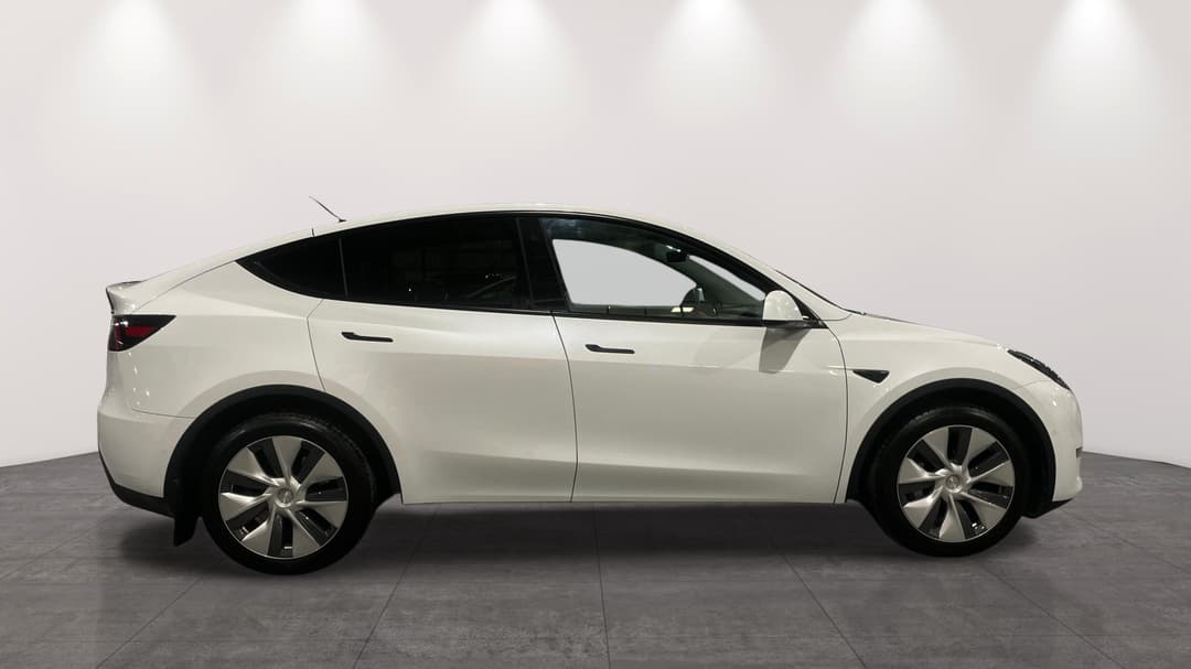 2023 Tesla Model Y Long Range, Automatic, 53446 km, Right Side View