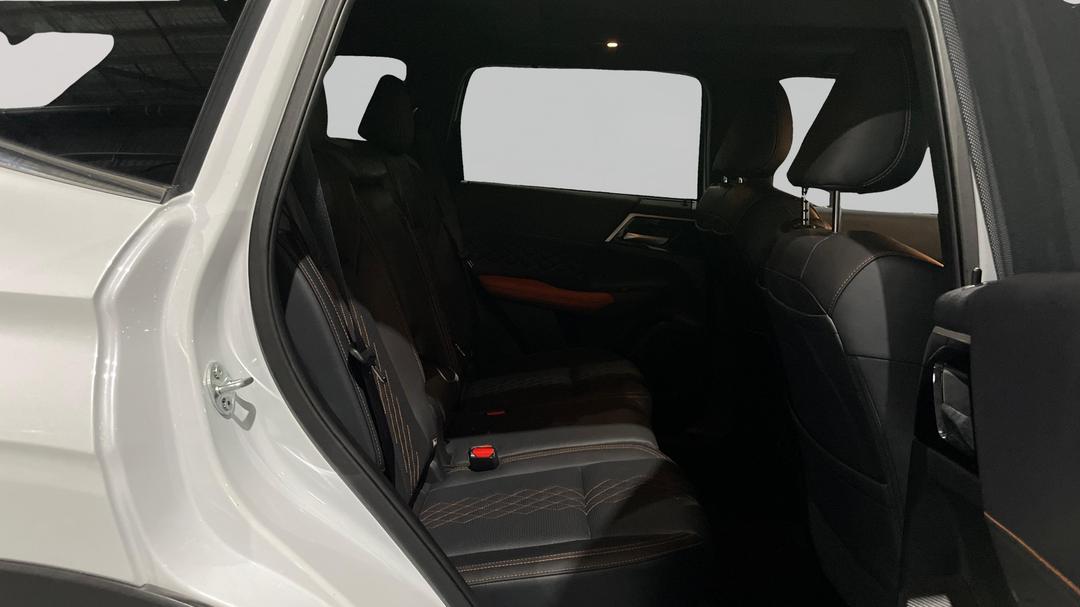 2024 Mitsubishi Outlander Exceed Tourer 7 Seat (AWD), Automatic, 31977 km, Right Side Rear Door Cabin View