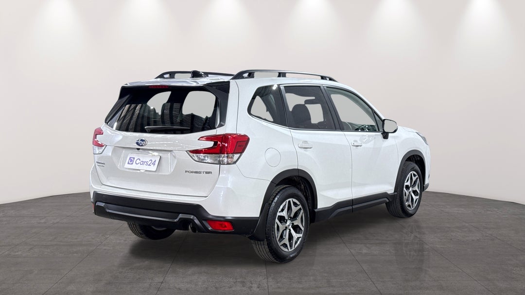 2024 Subaru Forester 2.5i (AWD), Automatic, 39202 km, Right Back Diagonal (45- Degree) View