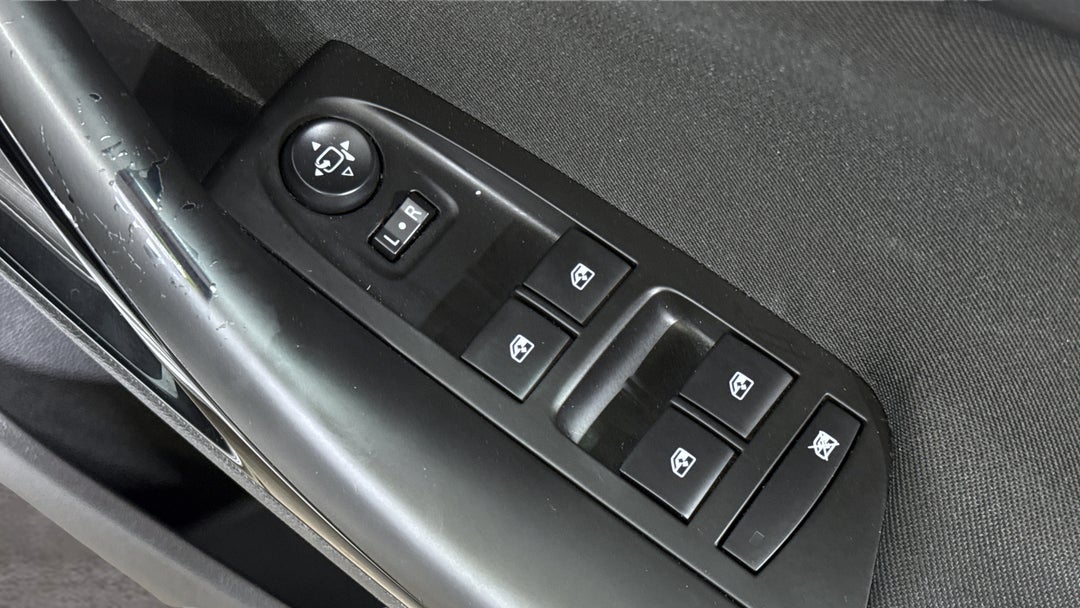 2018 Holden Astra Rs, Automatic, 31038 km, Drivers Side Door Panel Controls