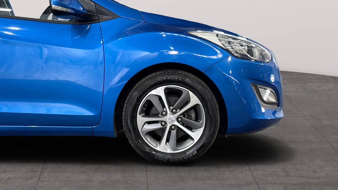 2016 Hyundai i30 Active X, Manual, 74462 km, Right Front Wheel