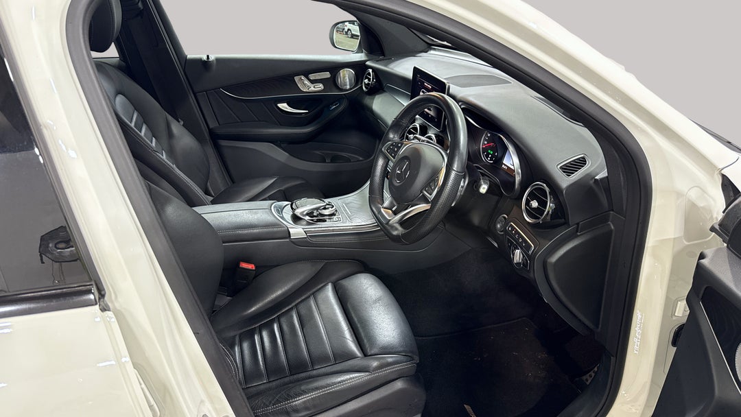 2019 Mercedes-benz GLC 250, Automatic, 66864 km, Right Side Front Door Cabin View