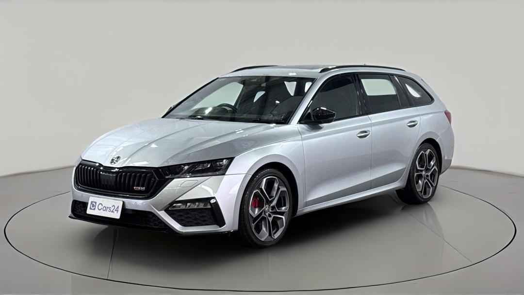 2020 SKODA Octavia Rs, Automatic, 114808 km, Left Front Diagonal (45- Degree) View