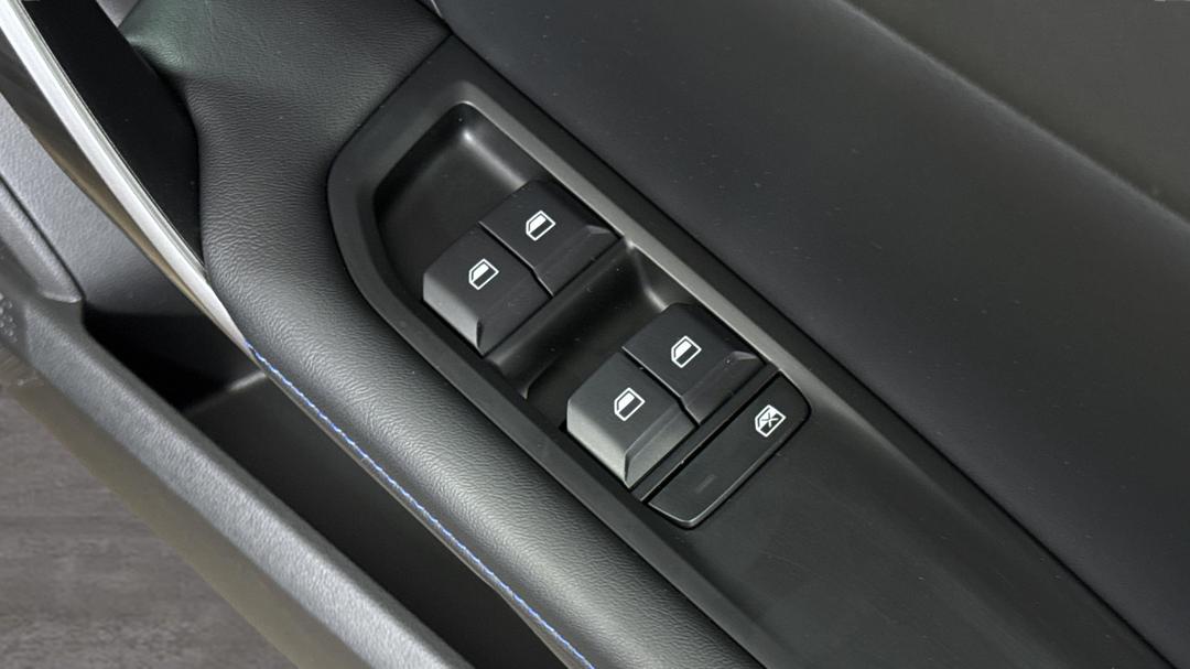 2024 MG Mg4 Excite 51, Automatic, 3550 km, Drivers Side Door Panel Controls