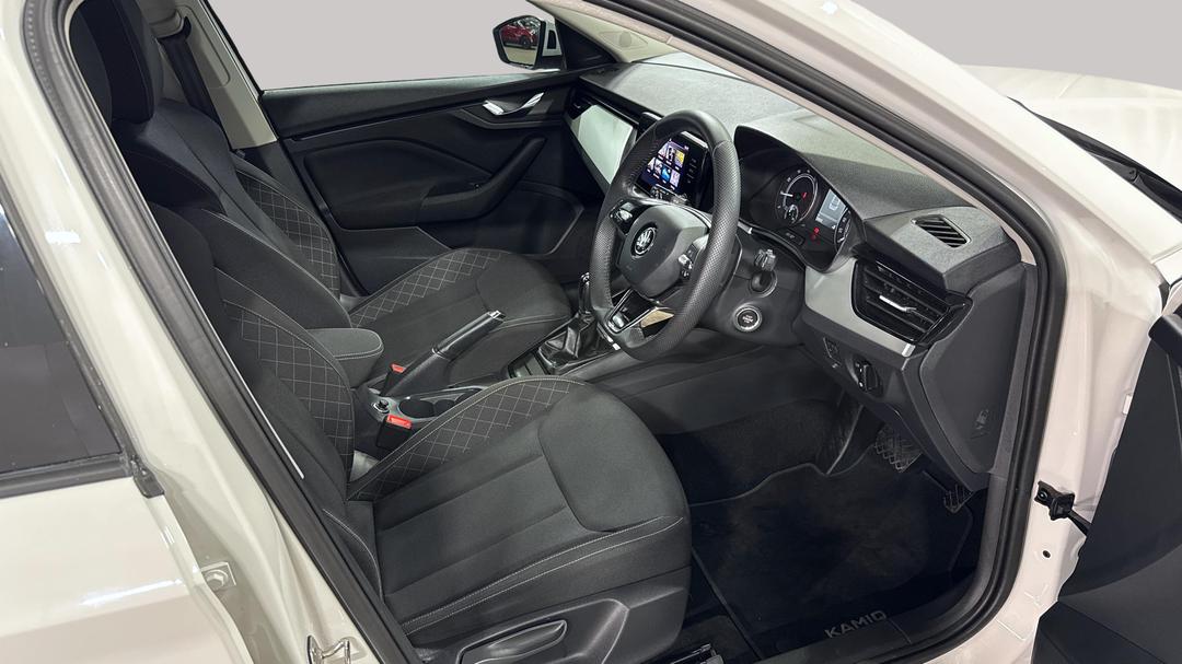 2024 SKODA Kamiq Runout 85tsi, Automatic, 32653 km, Right Side Front Door Cabin View