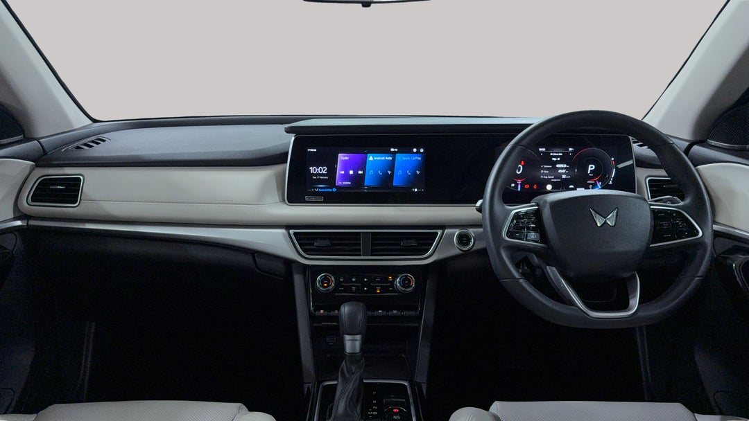 2024 Mahindra Xuv700 Ax7l, Automatic, 14683 km, Dashboard View