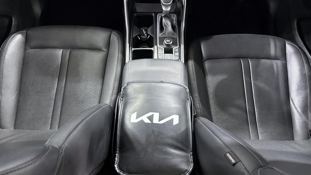 2023 Kia Sorento Sport+ 7 Seat, Automatic, 15115 km, Center Console