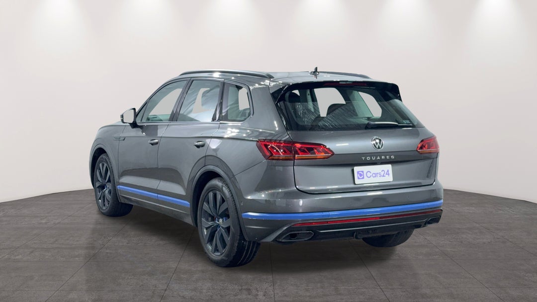 Left Back Diagonal (45- Degree) View