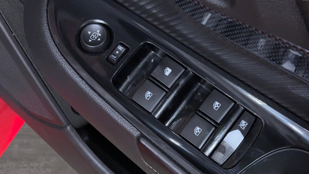 2017 Holden Commodore Sv6, Automatic, 153195 km, Drivers Side Door Panel Controls