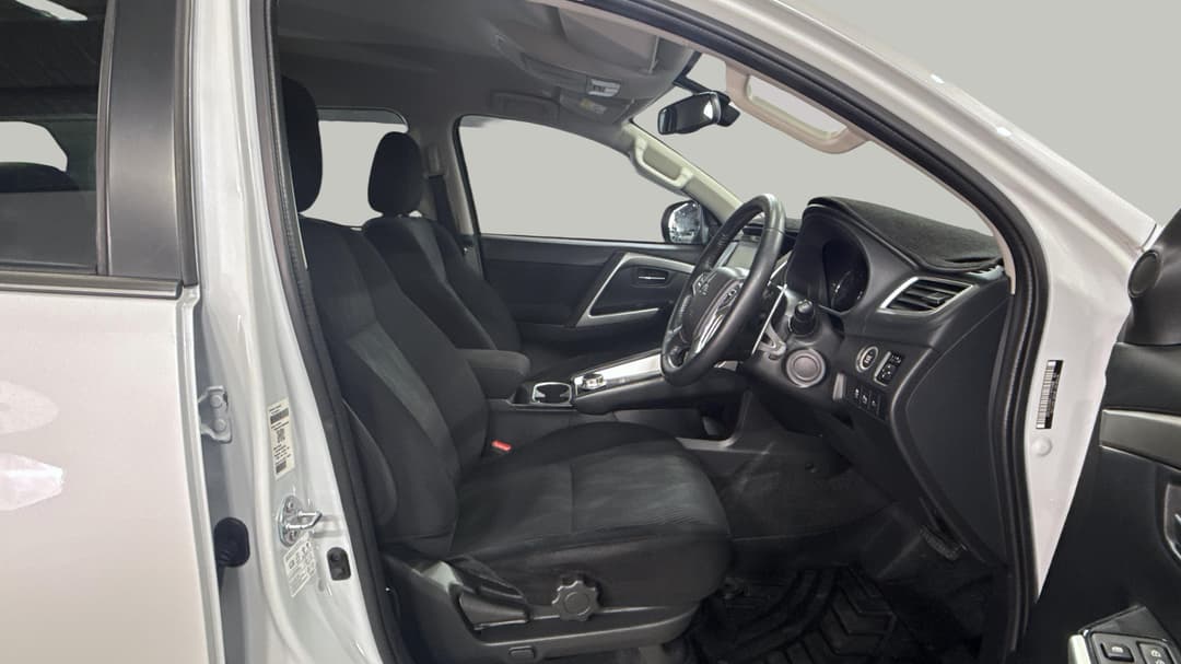 2022 Mitsubishi Pajero Sport Gls (4WD) 7 Seat, Automatic, 17746 km, Right Side Front Door Cabin View
