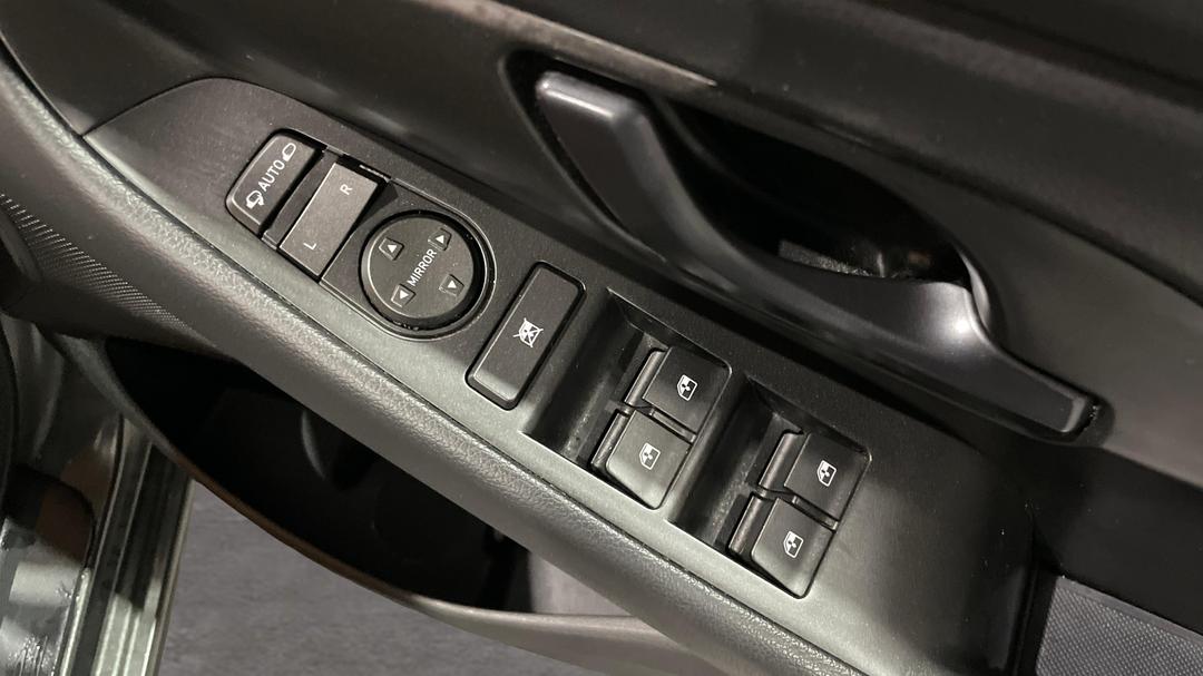 2020 Hyundai i30 N Line, Manual, 39033 km, Drivers Side Door Panel Controls