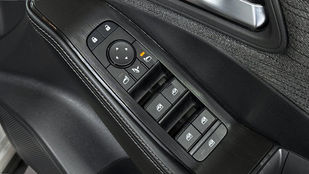 2025 Nissan X-trail St (2WD), Automatic, 23689 km, Drivers Side Door Panel Controls