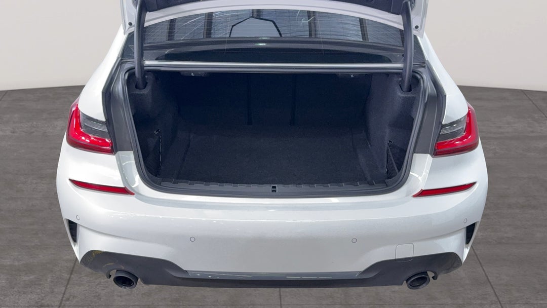 2022 BMW 3 30i M Sport, Automatic, 71167 km, Boot Inside View