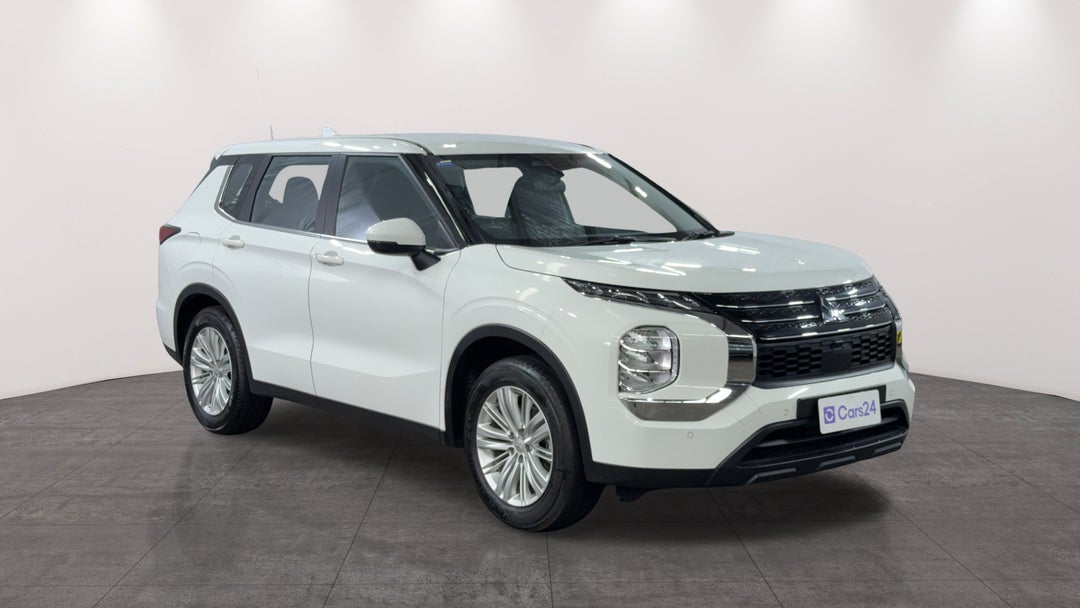 2024 Mitsubishi Outlander Es 5 Seat (2WD), Automatic, 53739 km, Right Front Diagonal (45- Degree) View