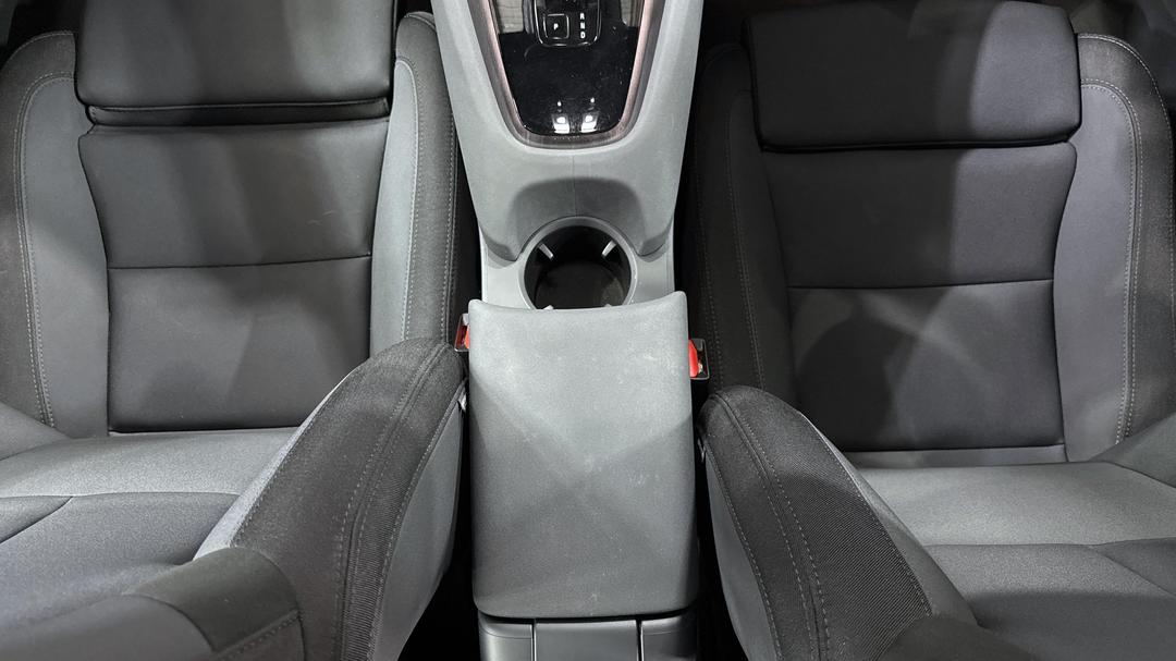 2022 Polestar 2 Long Range Single Motor 78kwh, Automatic, 39471 km, Center Console