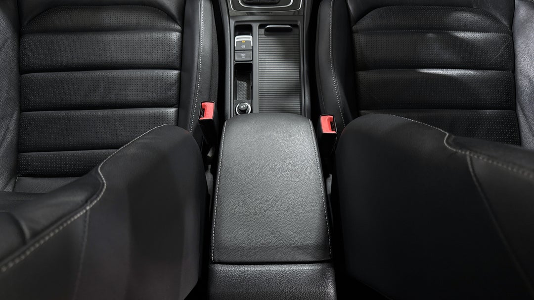 2018 Volkswagen Golf 110 Tsi Highline, Automatic, 85919 km, Center Console