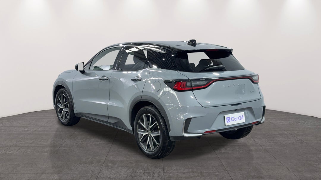 Left Back Diagonal (45- Degree) View