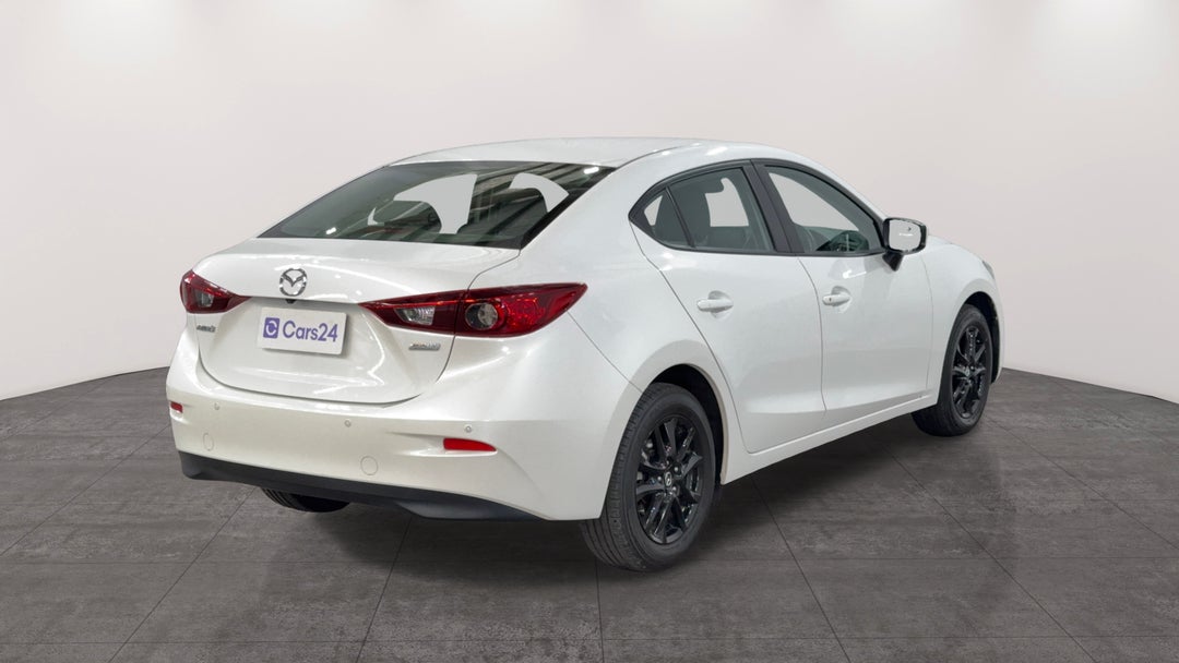 Right Back Diagonal (45- Degree) View