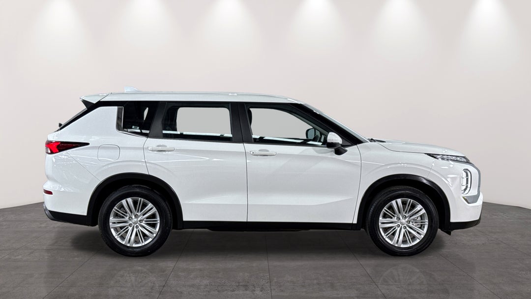 2024 Mitsubishi Outlander Es 7 Seat (2WD), Automatic, 51292 km, Right Side View