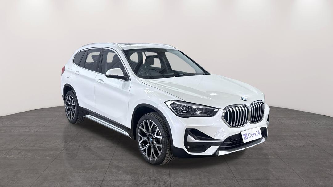 2021 BMW X1 sDrive 18i, Automatic, 28239 km, Right Front Diagonal (45- Degree) View