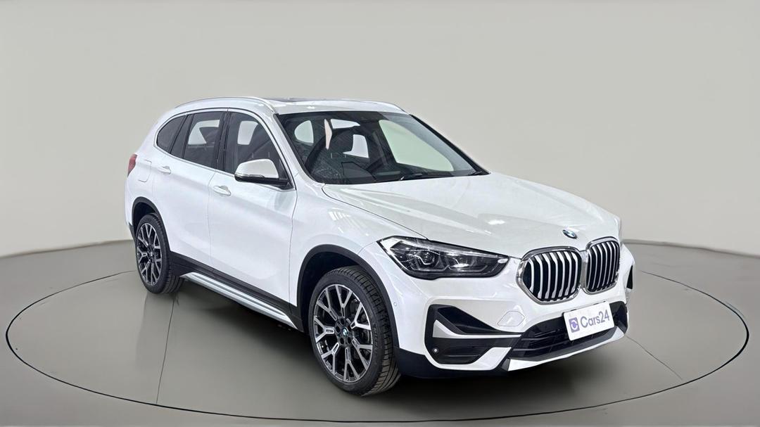 2021 BMW X1 sDrive 18i, Automatic, 28239 km, Right Front Diagonal (45- Degree) View