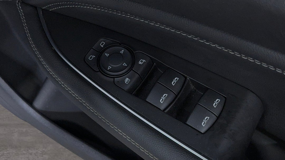 2018 Holden Commodore Rs-v, Automatic, 77855 km, Drivers Side Door Panel Controls