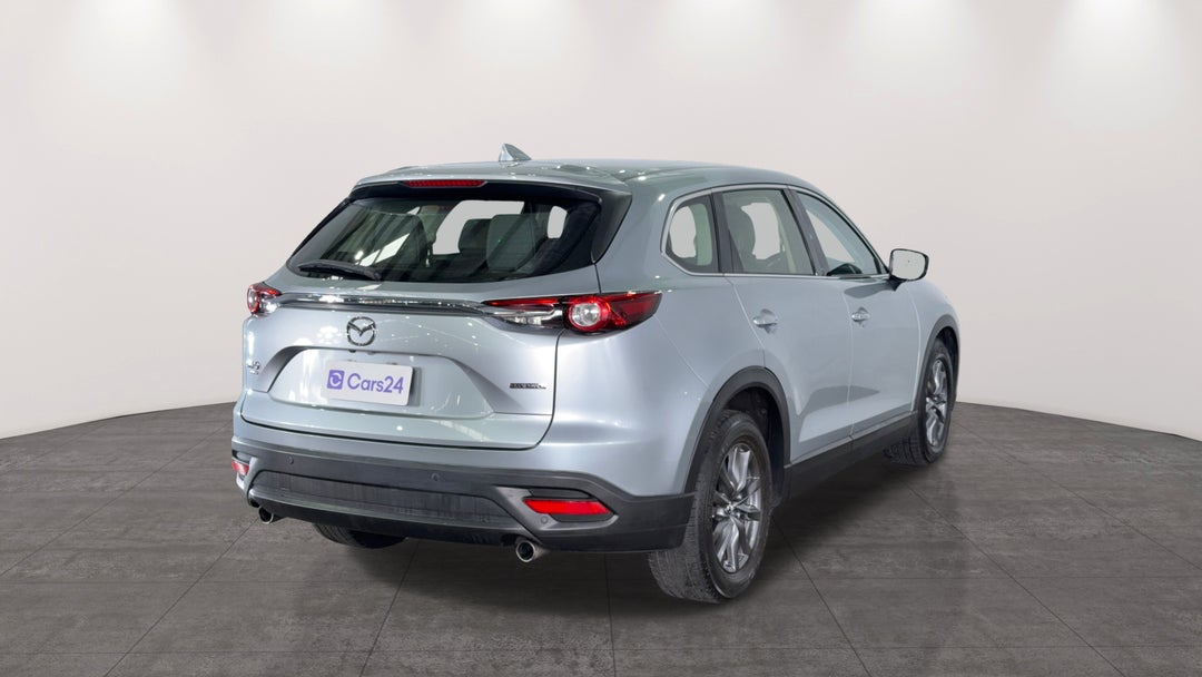 Right Back Diagonal (45- Degree) View