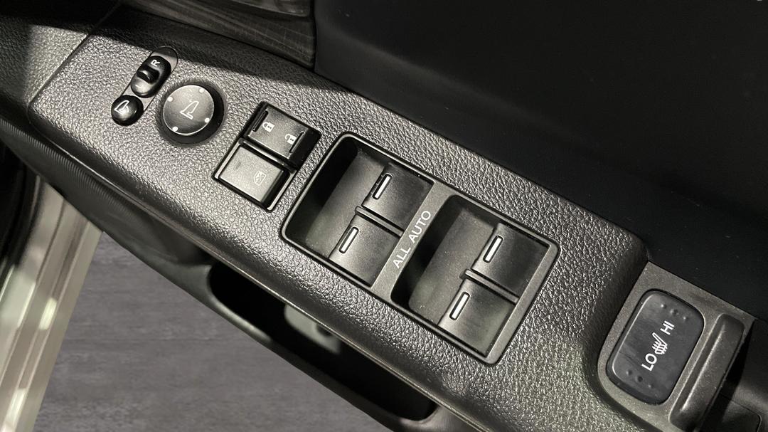 2015 Honda Odyssey Vti-l, Automatic, 112151 km, Drivers Side Door Panel Controls