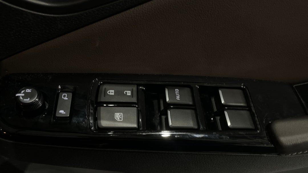 2024 Mazda BT-50 Gt (4x4), Automatic, 13433 km, Drivers Side Door Panel Controls