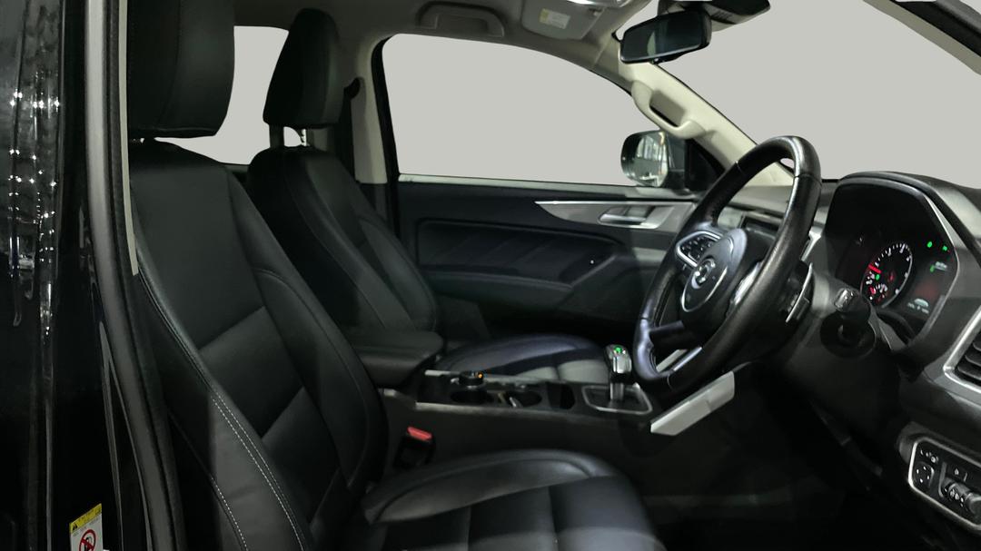 2022 GWM Ute Cannon-l (4x4), Automatic, 21475 km, Right Side Front Door Cabin View