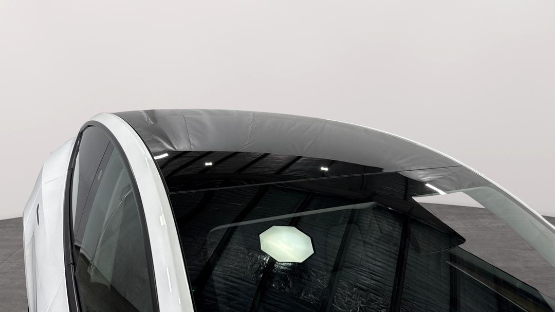 2024 Tesla Model Y Rear-wheel Drive, Automatic, 6383 km, Roof/Sunroof View