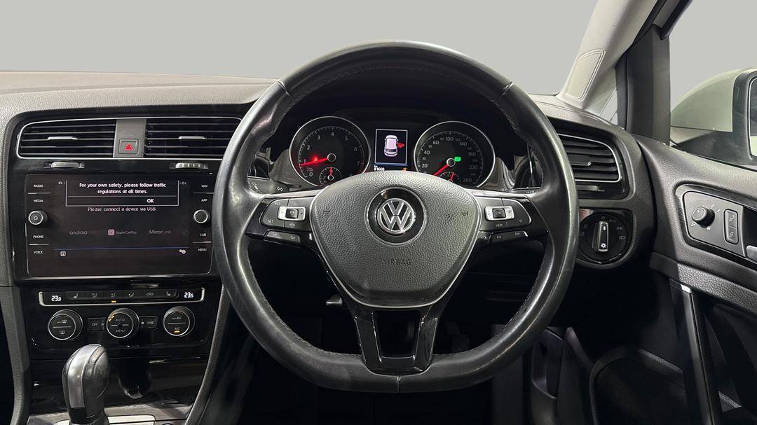 2019 Volkswagen Golf 110 Tsi Highline, Automatic, 81660 km, Steering Wheel Close-up