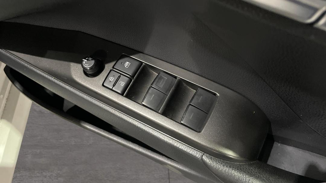 2023 Toyota Camry Ascent Hybrid, Automatic, 45734 km, Drivers Side Door Panel Controls