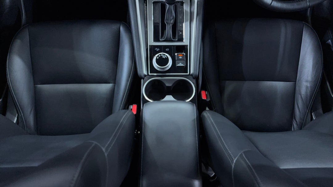 2023 Mitsubishi Pajero Sport Exceed (4wd) 7 Seat, Automatic, 14126 km, Center Console