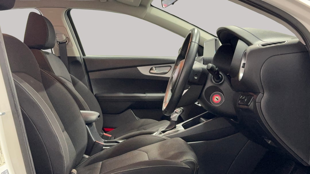 2024 Kia Cerato S, Automatic, 15084 km, Right Side Front Door Cabin View